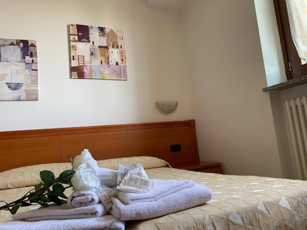 Casa Vacanze Orchidea Pinerolo Exteriör bild